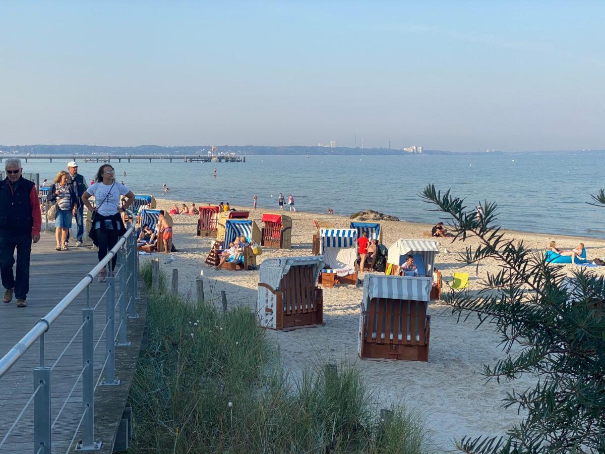 Moderne 3-Zi-Wohnung mit Meerblick direkt am Strand Scharbeutz Exterior foto